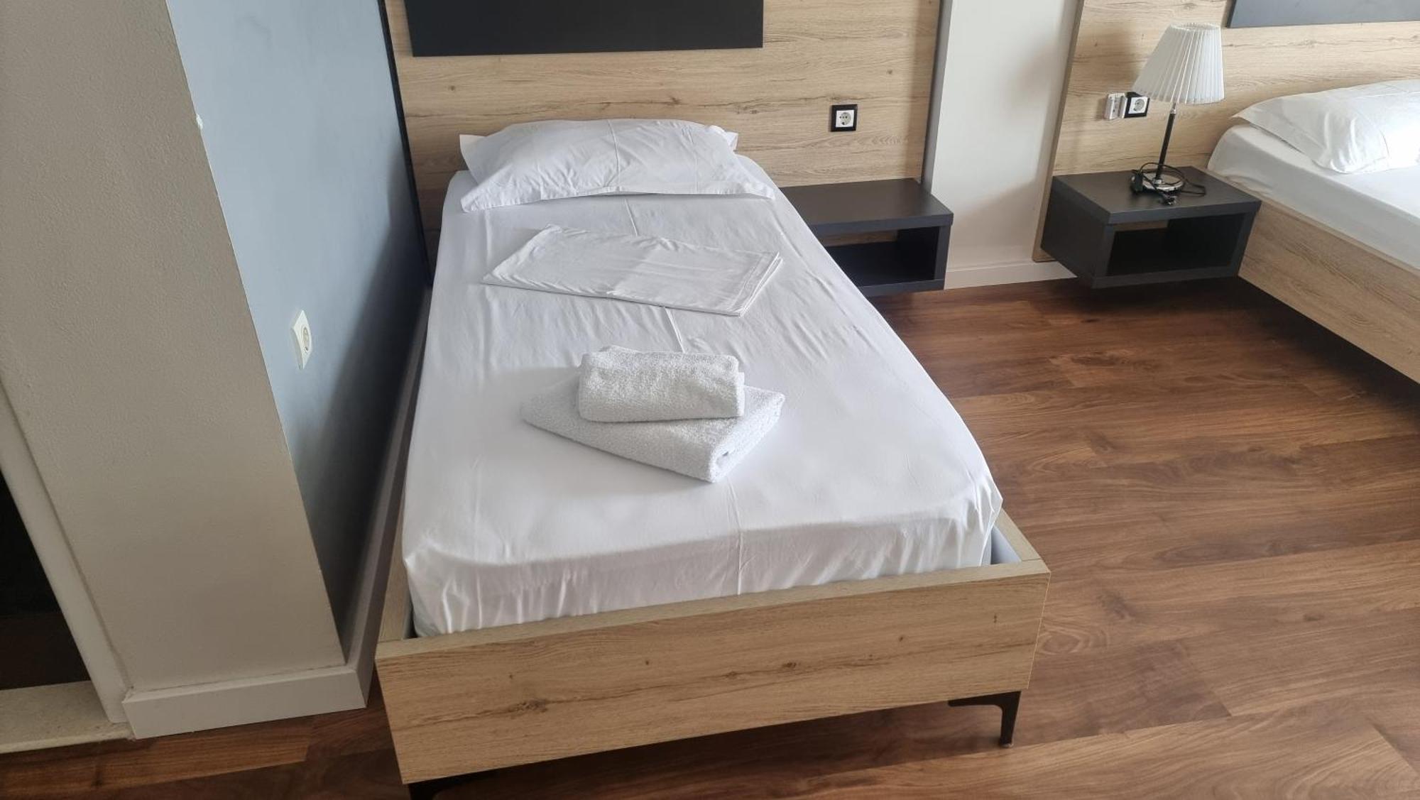 Hotel Klironomi Sarandë Rum bild