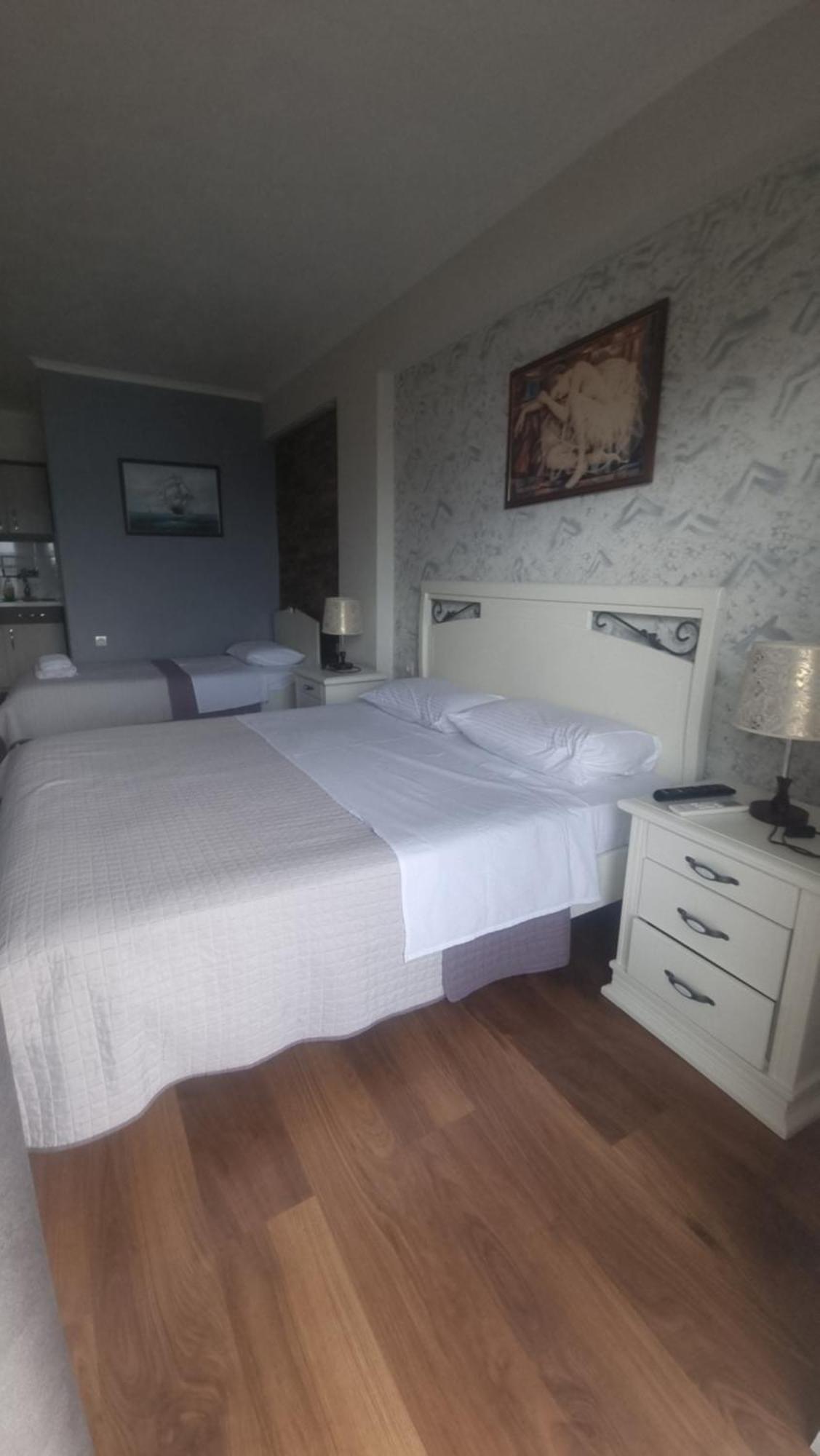 Hotel Klironomi Sarandë Exteriör bild