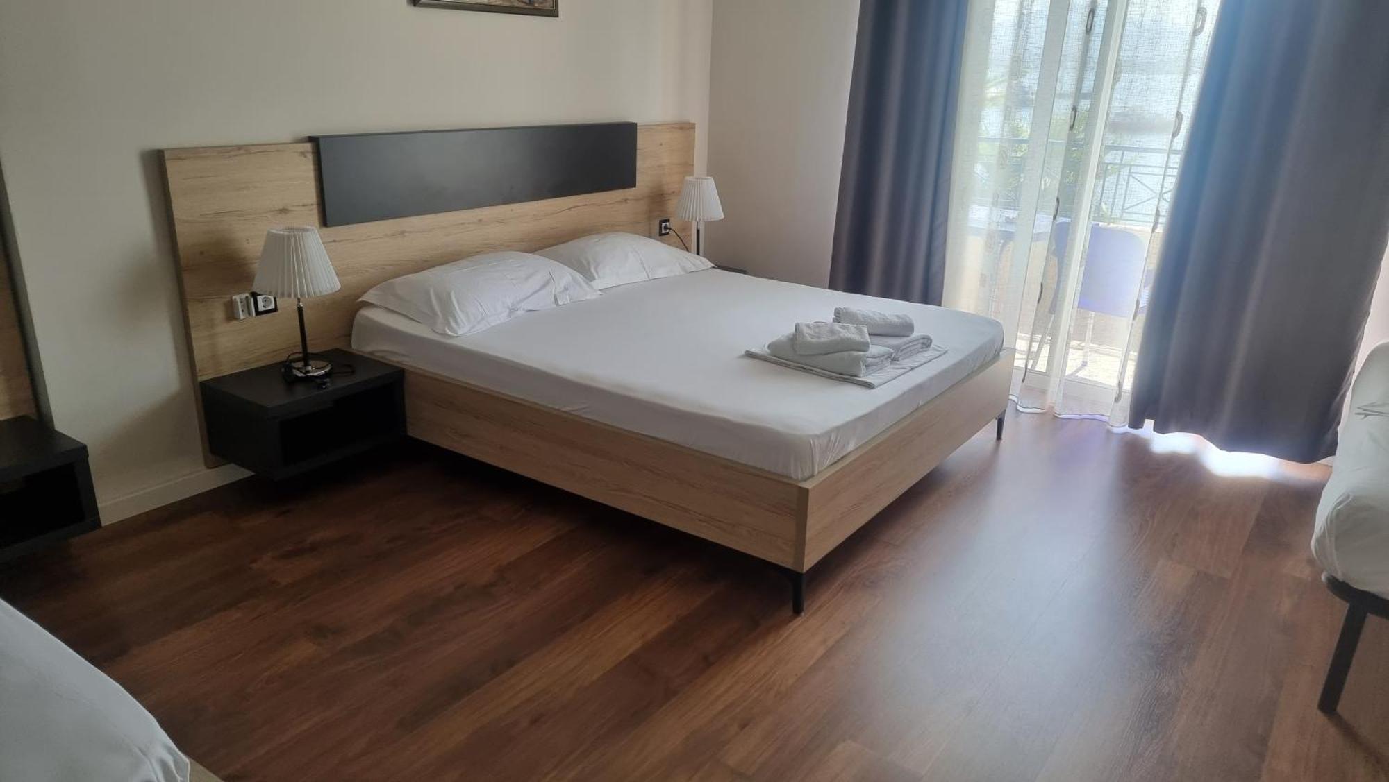 Hotel Klironomi Sarandë Exteriör bild