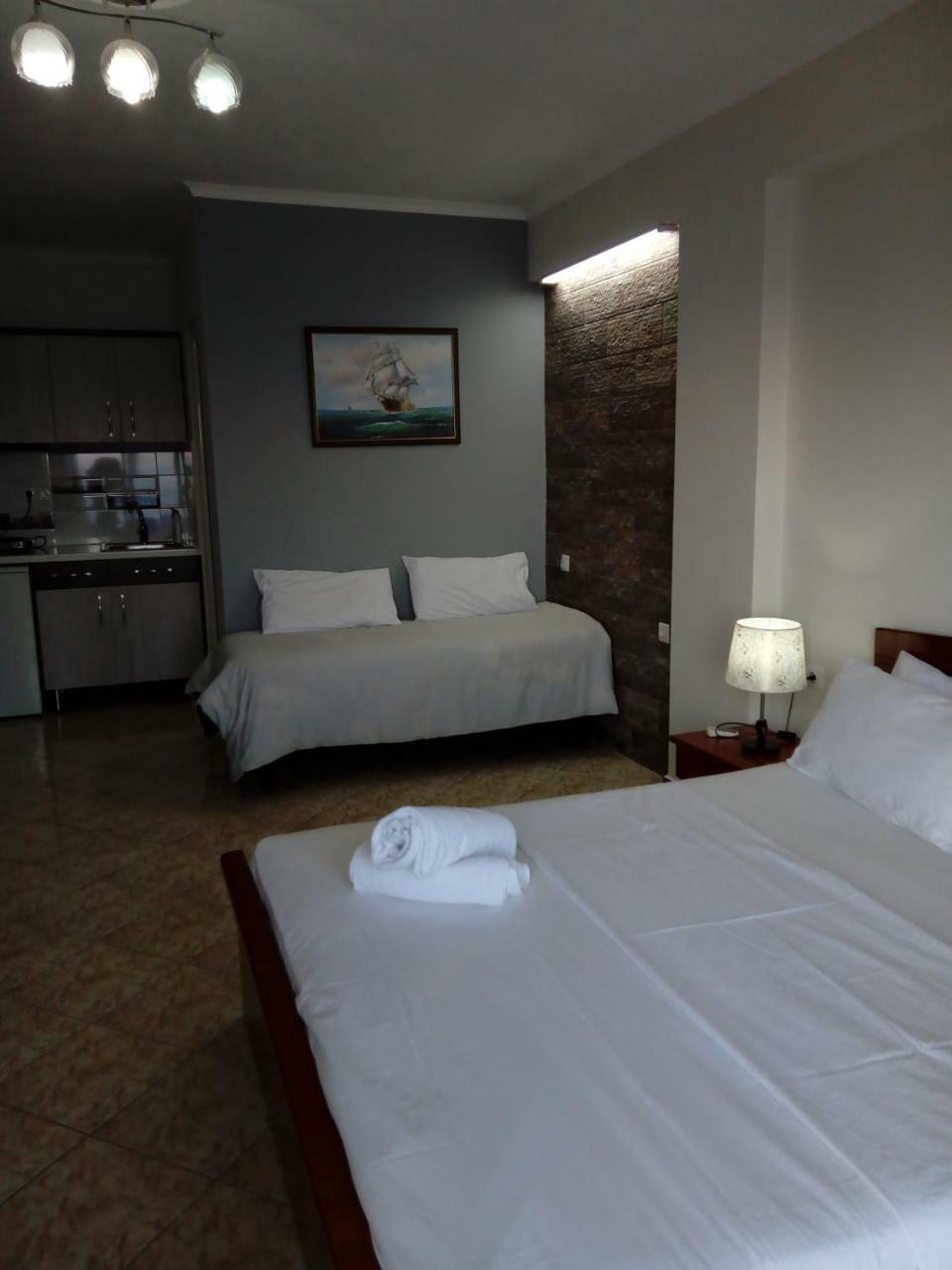 Hotel Klironomi Sarandë Exteriör bild